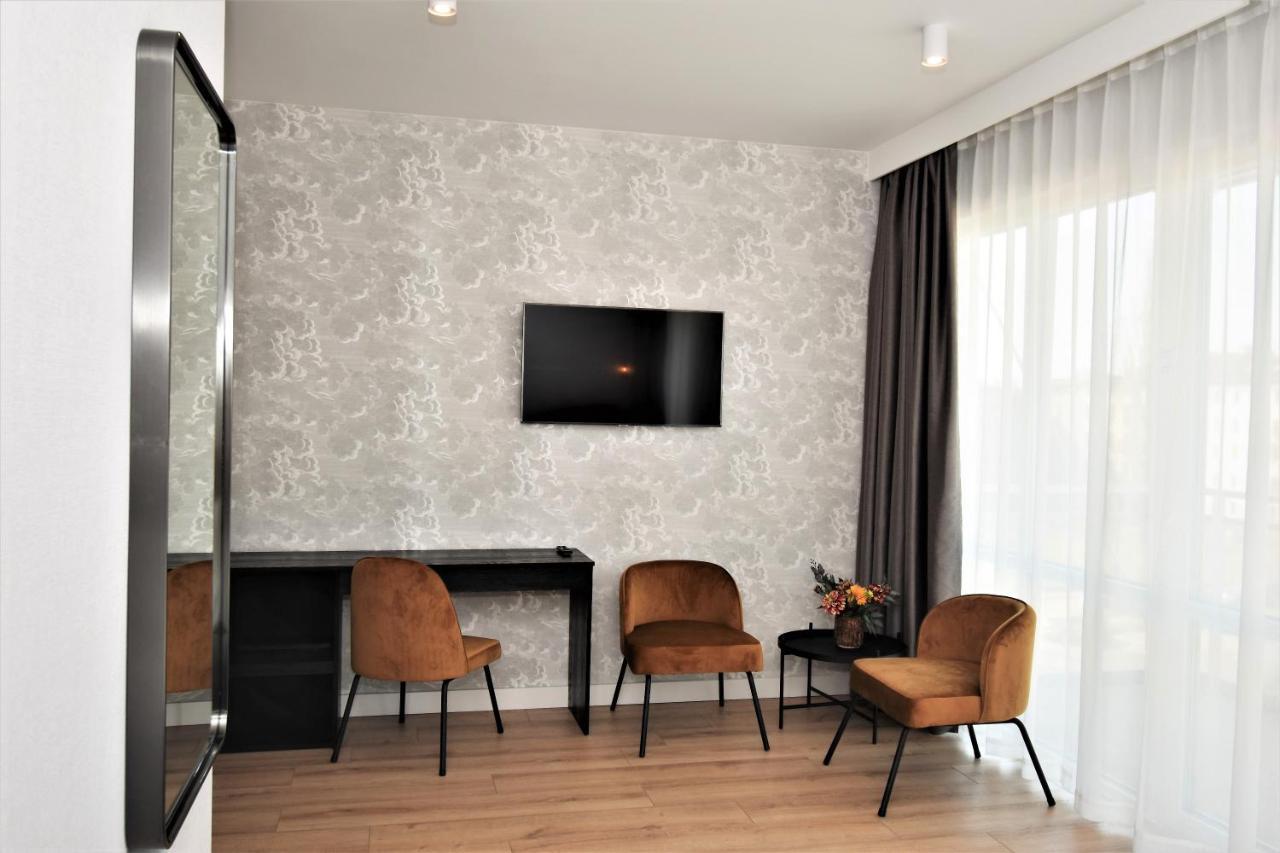 Patio Riverfront Aparthotel Гданьск Экстерьер фото
